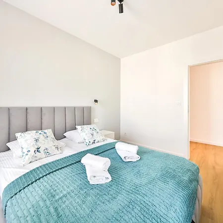 Kuflewska 6 I Metro Trocka I Garaz I By Perfect I