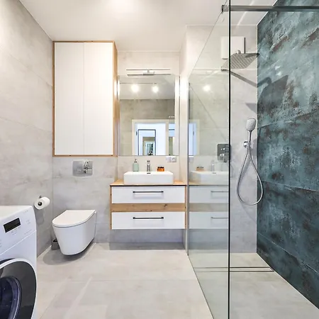 Apartment Kuflewska 6 I Metro Trocka I Garaz I By Perfect I *