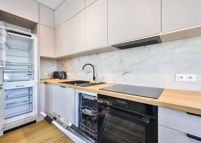 Appartement Kuflewska 6 I Metro Trocka I Garaz I By Perfect I